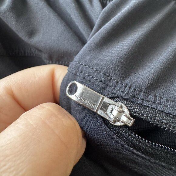 Lululemon T.H.E. Short Linerless 11” Mens Sz Small Black Flaws - Picture 3 of 16